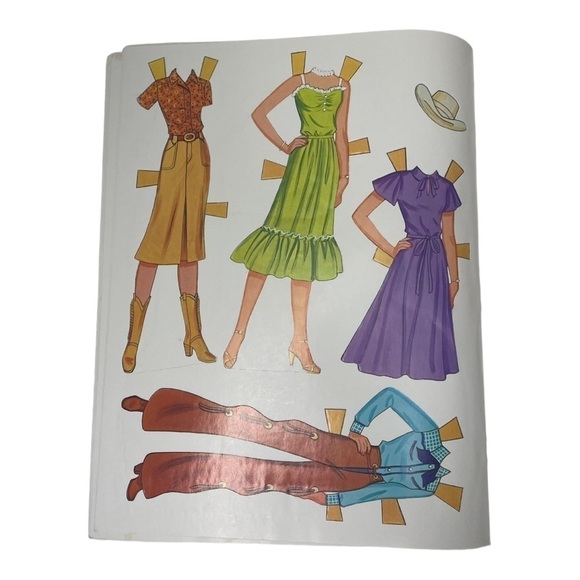 NWT Vintage 1982 Golden Western Barbie Paper Doll Book - Picture 5 of 7